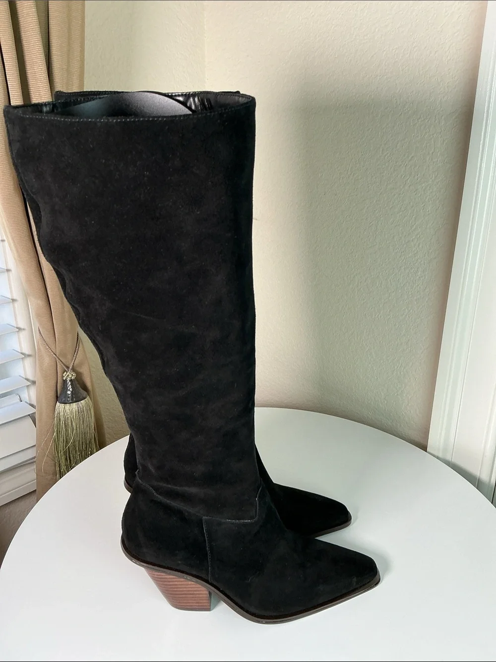 NWOB House of Harlow 1960 Black Suede Knee High Heeled Boots - Size 8.5